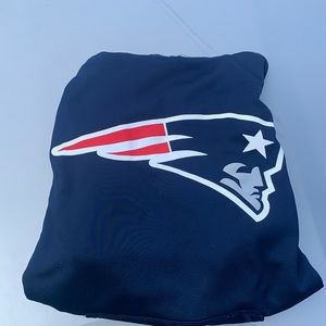 patriots thermafit hoodie size medium